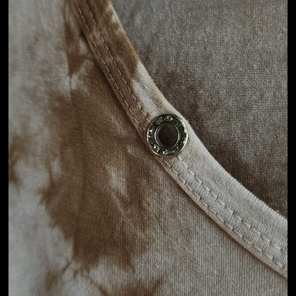 Vocal Tie-Dye Fringe Top in Cream and Brown - Picture 3 of 6